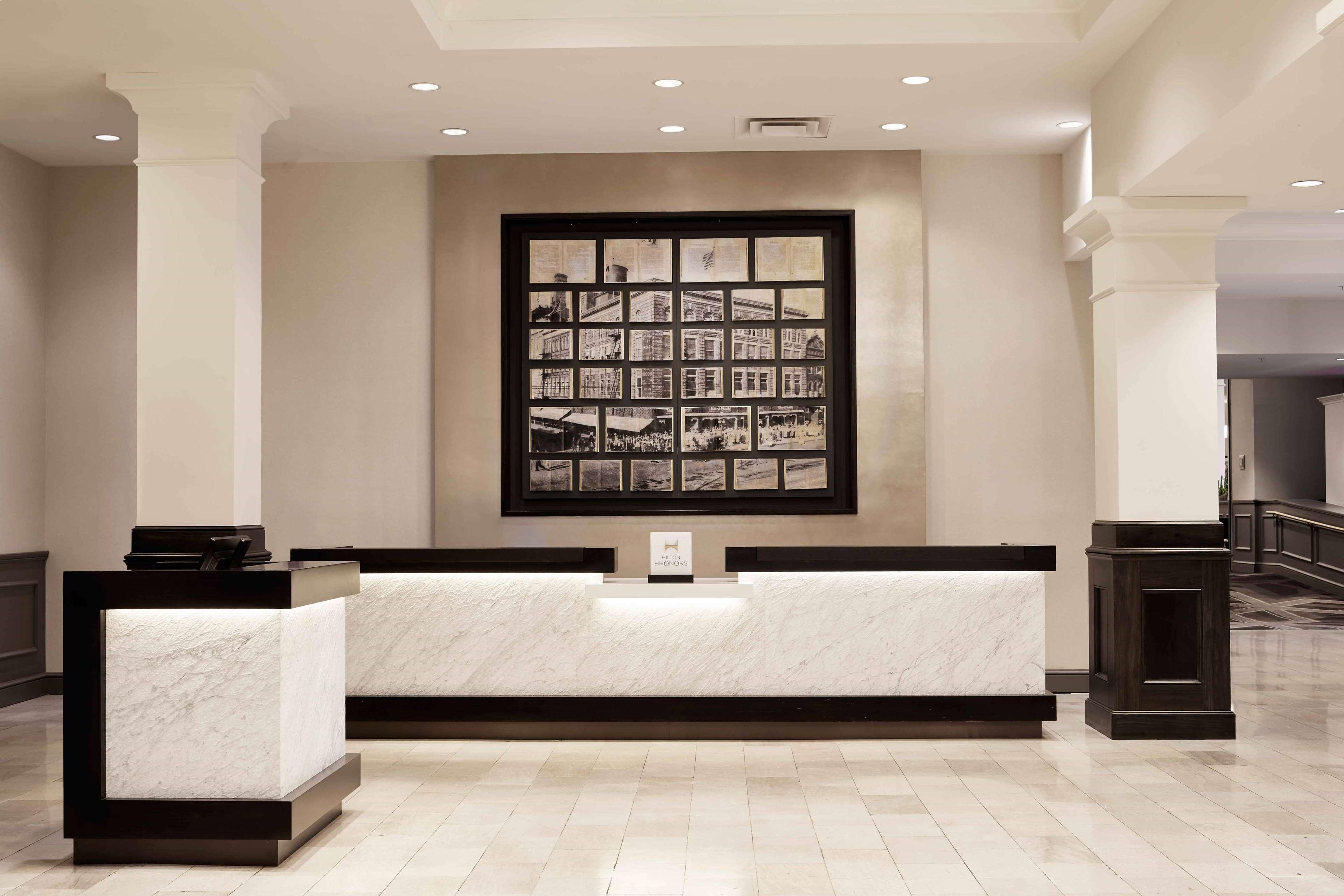 Hilton Richmond Downtown Hotel Bagian luar foto