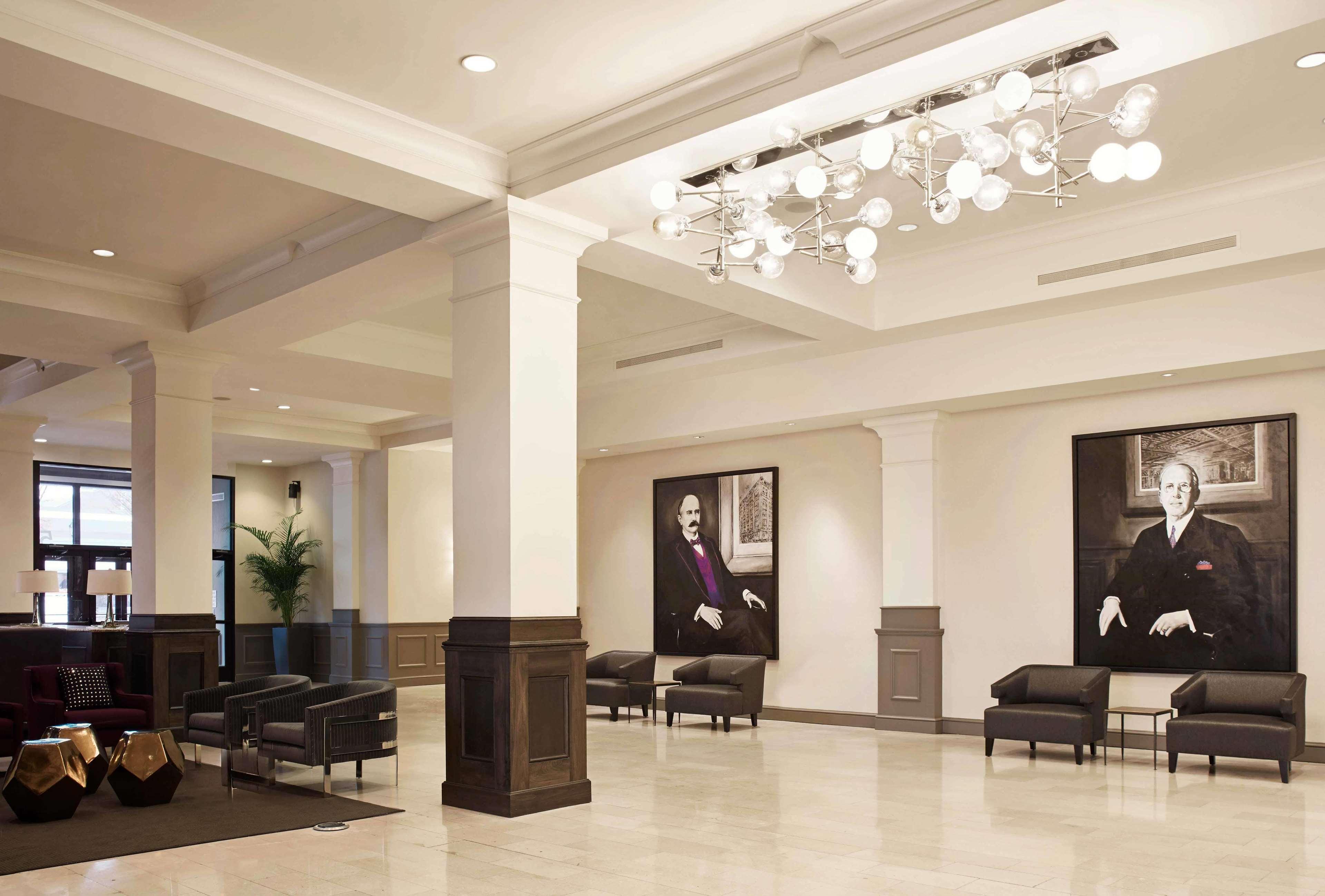 Hilton Richmond Downtown Hotel Bagian luar foto