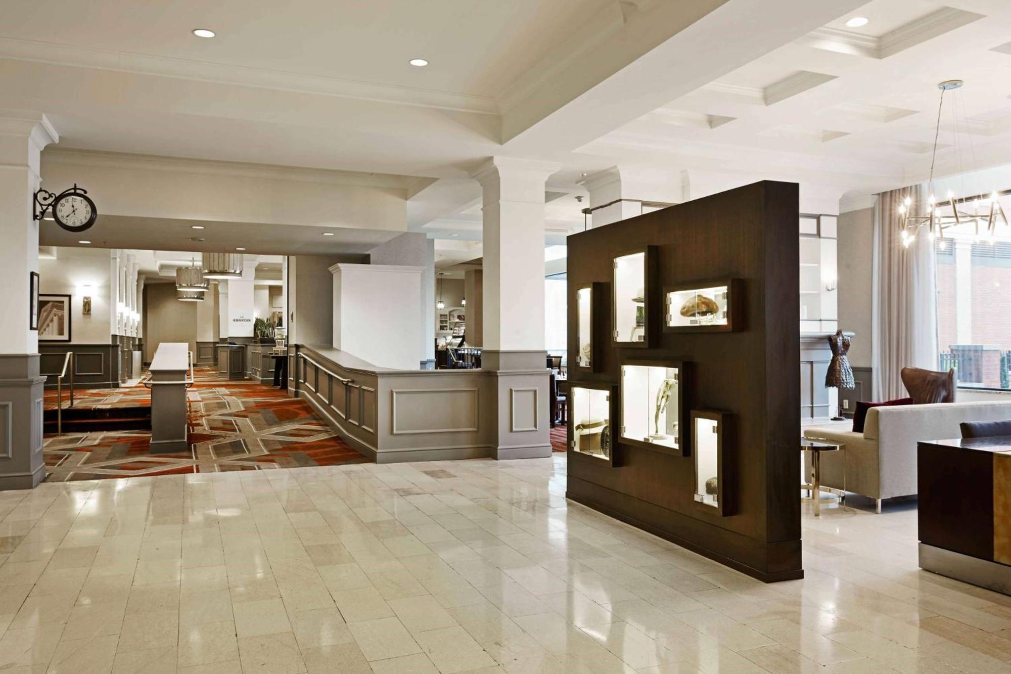 Hilton Richmond Downtown Hotel Bagian luar foto